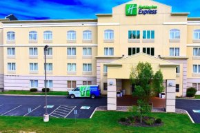 Holiday Inn Express Syracuse-Fairgrounds, an IHG Hotel  Уорнерс